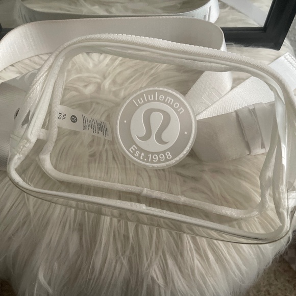 Lululemon - Picture 1 of 4